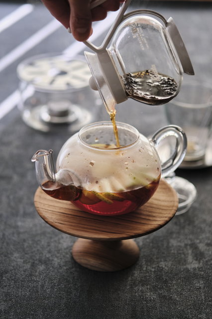 コクがあるけど、癖や渋みが少ない茶葉を使う