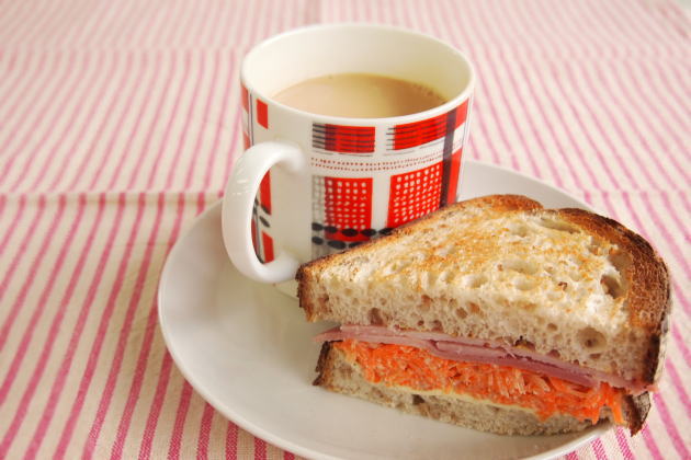 紅茶はフードのお供