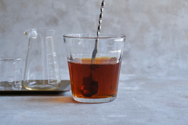 混ぜて白みつを溶かす