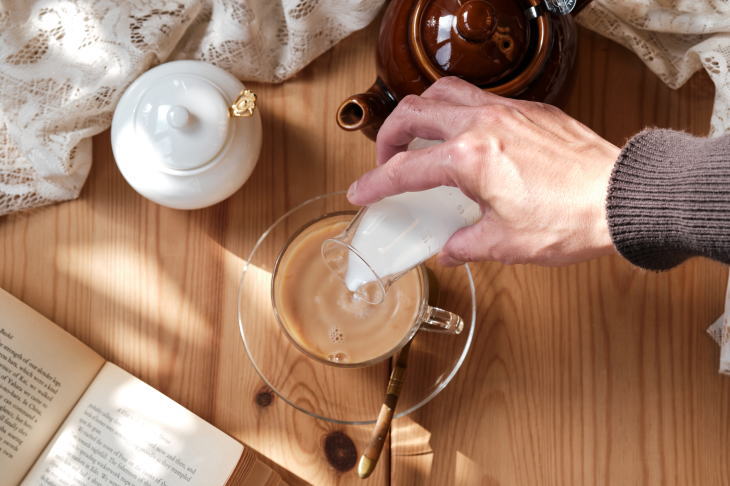 ミルクティーのミルクは「温めるか？」or「温めないか？」