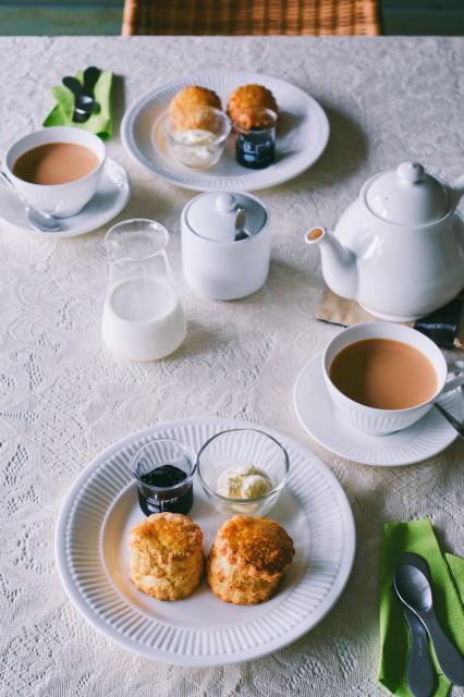 スコーンにはミルクティー