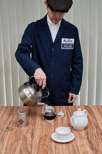 紅茶のお湯は高いところから注がなくてよい