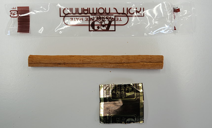 シナモンスティックの紙の剥がし方