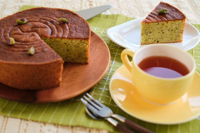ピスタチオのケーキとダージリンティー