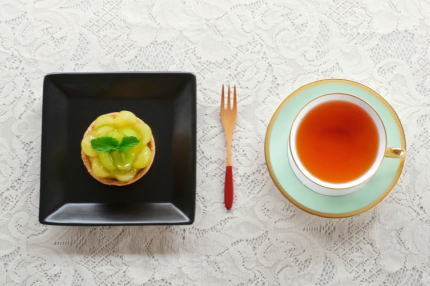 ダージリンセカンドフラッシュグームティー茶園とマスカットのタルト