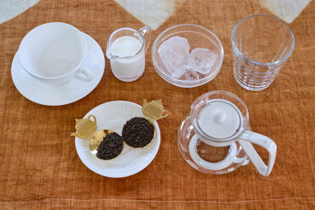 １杯目はホットミルクティー２杯目は常温ティーの材料
