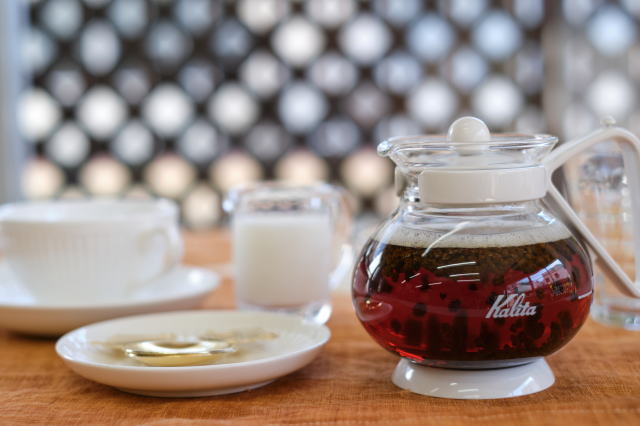 １杯目はホットミルクティー２杯目は常温ティーの作り方