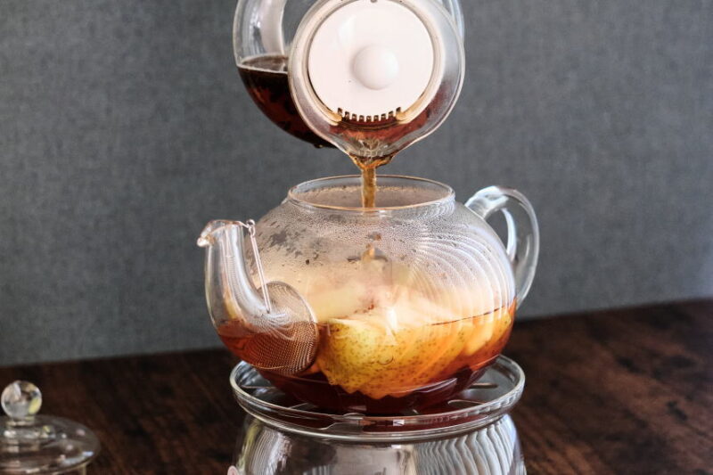 「ジャンピングティーポット500ml×ガラス製ティーポット300cc」で作るアップルティー
