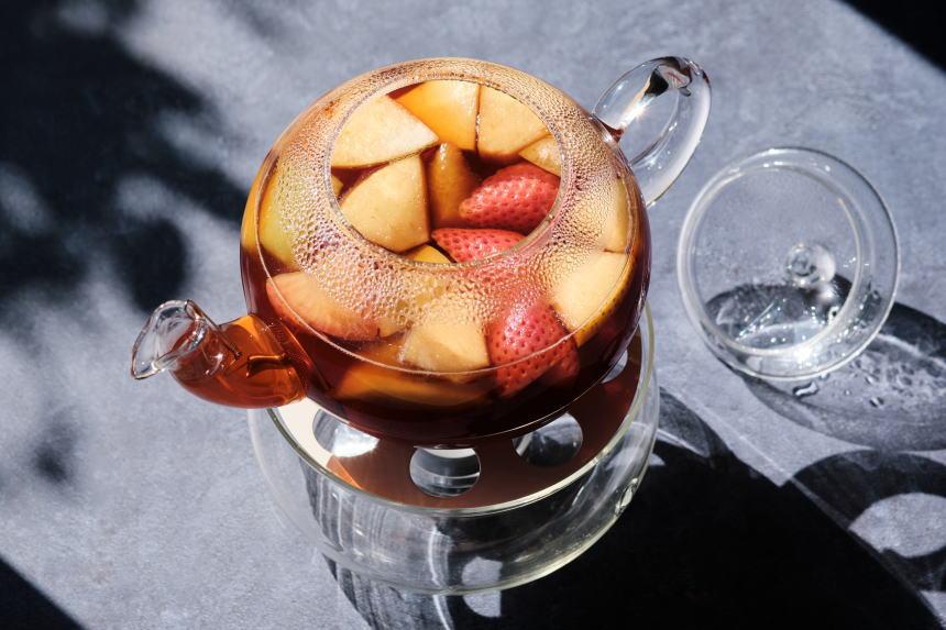 カットフルーツで手軽なフルーツティー