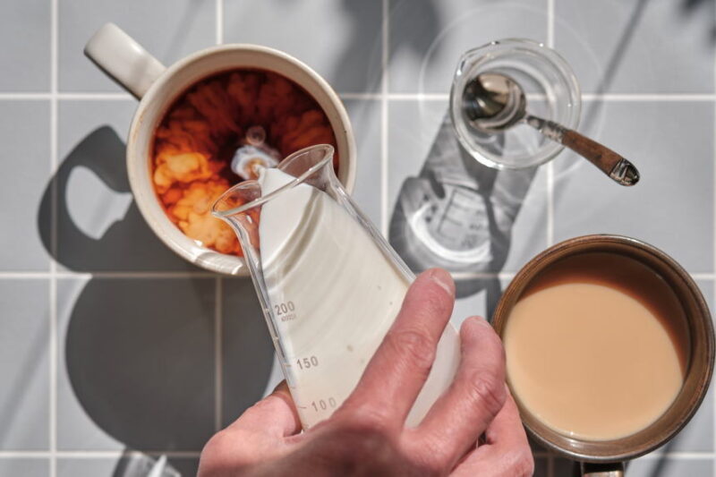 ミルクティーのミルク（牛乳）を温める道具