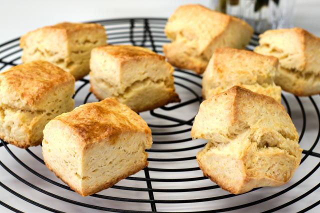 スコーン作り。左3回・右8回