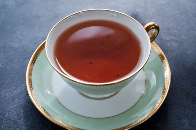 紅茶に浮くほこり