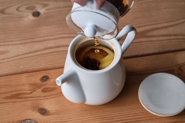 リンゴの皮で作る「アップルティー」