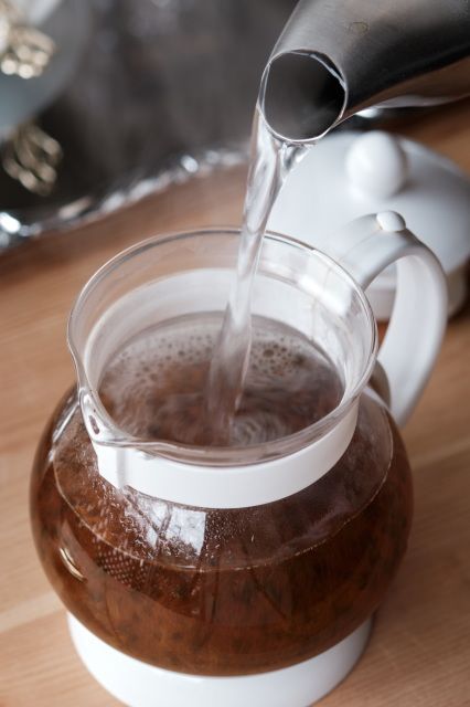 紅茶は沸騰したての熱湯でいれる