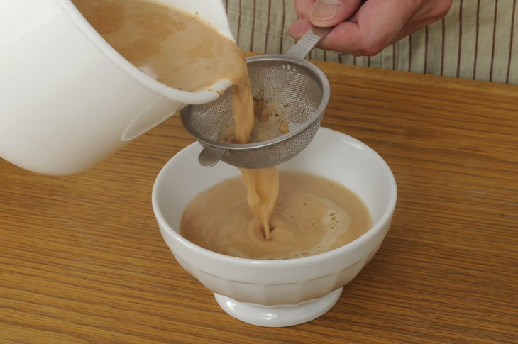 チャイに便利なティーストレーナー