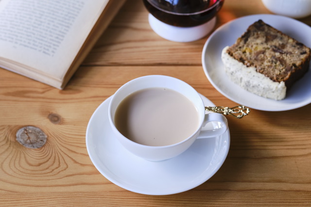 ノリタケ・ボーンチャイナ・ティーカップ＆ソーサー