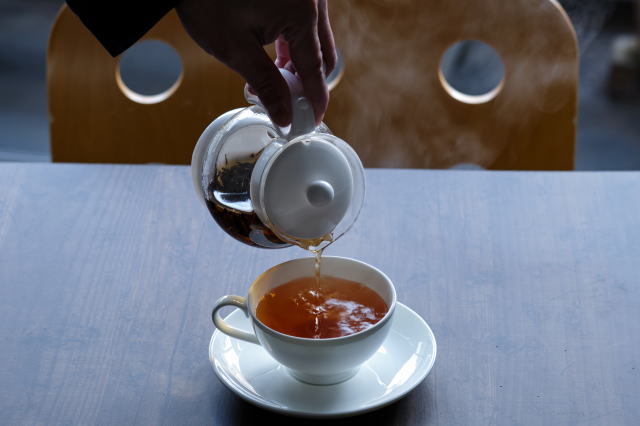 茶葉をティーポットに残し変化を楽しむ